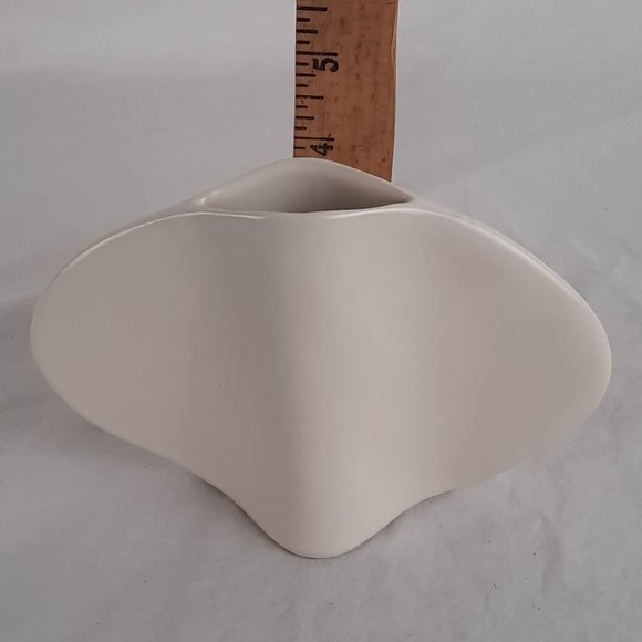 SOLD Set of Two Vintage Mikasa Vases Art Deco Naomi Cahana - Black and White - Picture 14 of 14